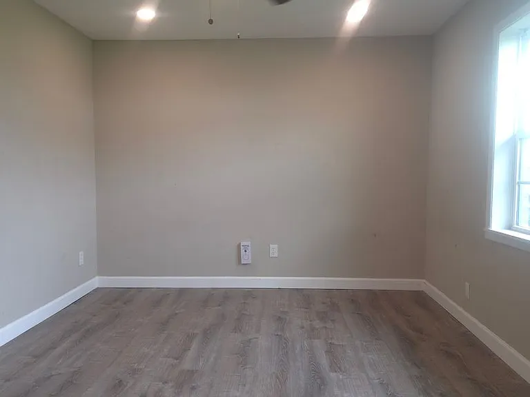 3121 General Twining St — Photo 7