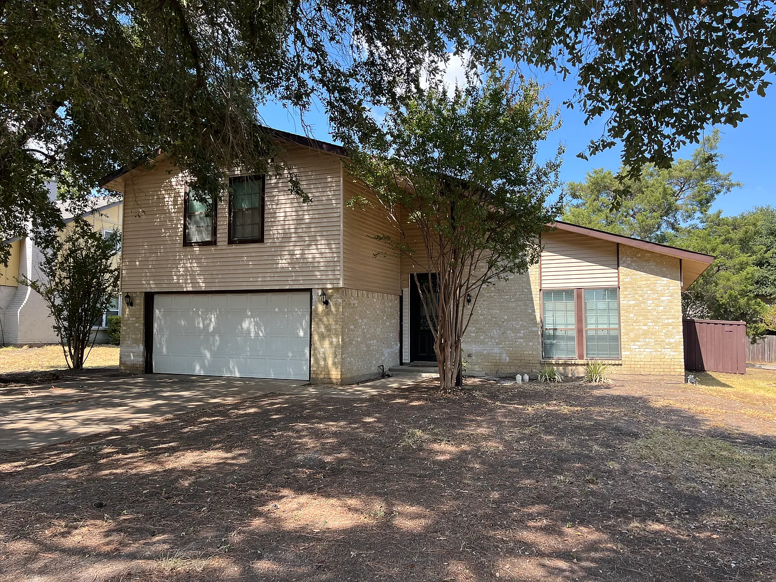 4 bed, 2.5 bath, 2178 sqft, $2,550 — Photo 2