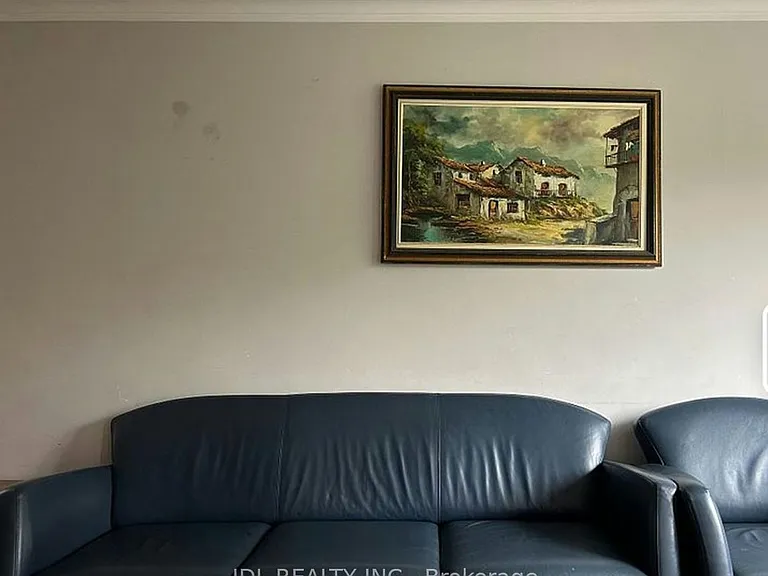 8 Highwood Ave — Photo 7