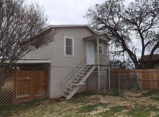 409 W San Jacinto St, Henrietta, TX 76365