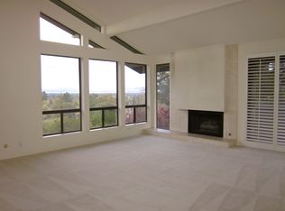24 Mansion Ct, Menlo Park, CA 94025