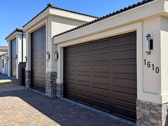 2nd image of 1610 E Sandra Dr