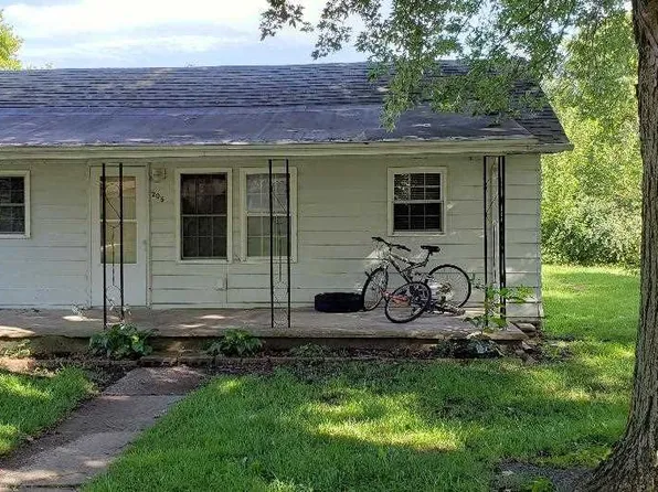 205 N Fisher St, Mc Lean, IL 61754