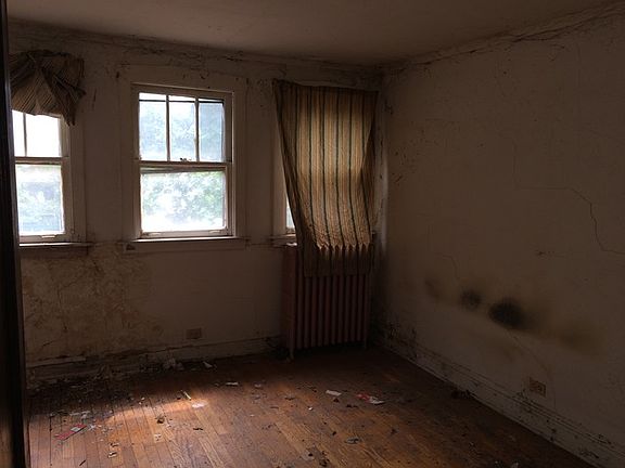 4th image of 316 N 2nd Ave