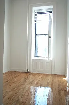 Rented by Tower Brokerage | media 50