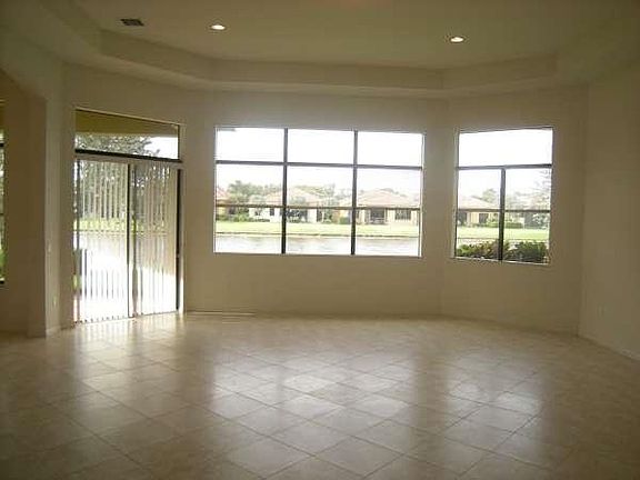 3rd image of 7004 Caviro Ln