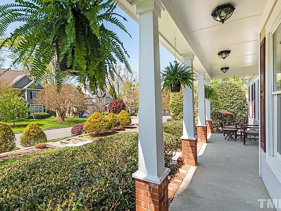 4th image of 308 Rossburn Way