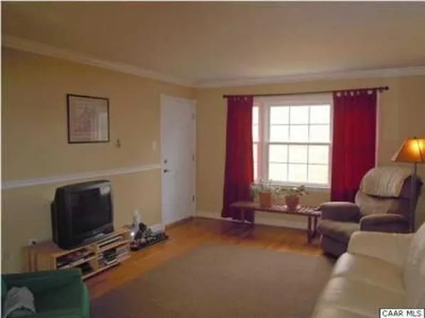 136 Hessian Hills Cir APT 2, Charlottesville, VA 22901