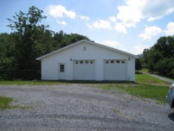 2nd image of 693 Oak Glen Cir