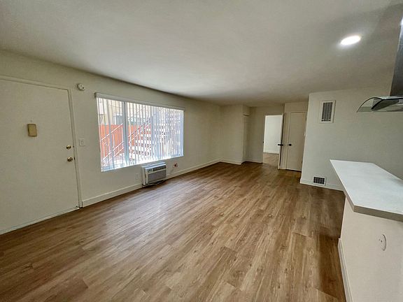 4th image of 3532 Keystone Ave APT 3