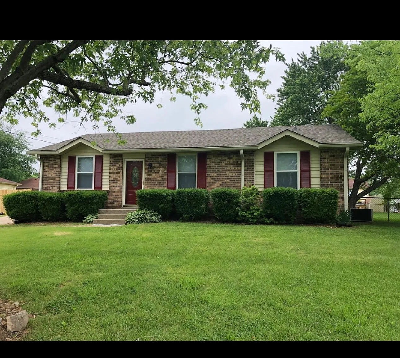 3 bed, 1092 sqft, $1,650 — Photo 1