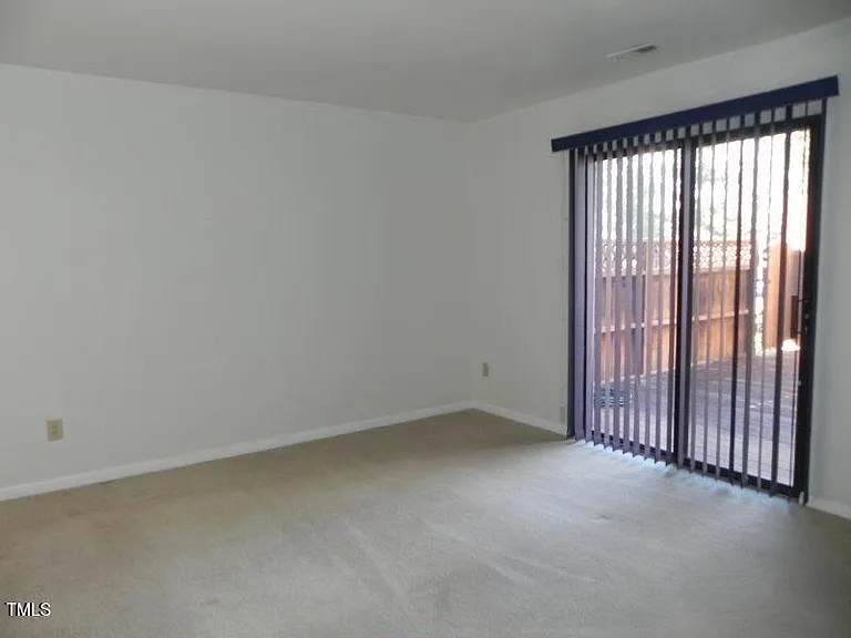 340 Summerwalk Cir — Photo 9