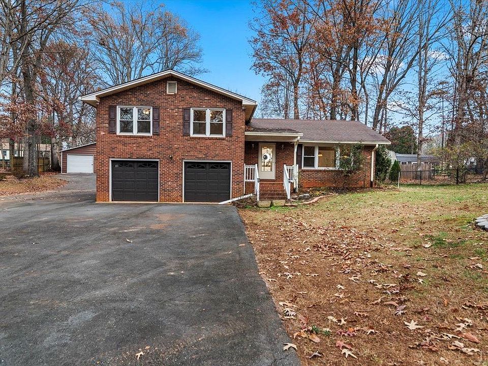 1st image of 104 Minuteman Dr