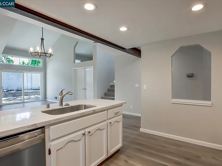 1539 Trimingham Dr — Photo 11