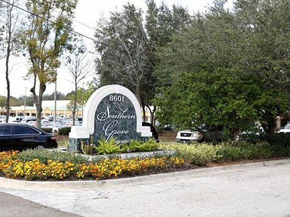 Southern Grove Entrance