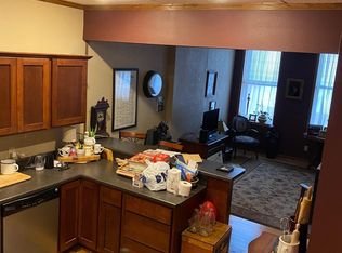 490 W Locust St #3, Dubuque, IA 52001