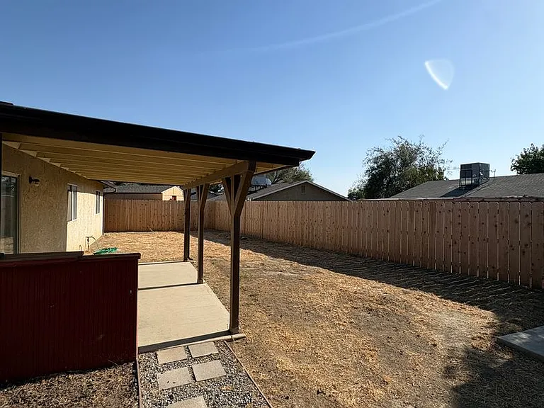 1148 Gladys Way — Photo 16
