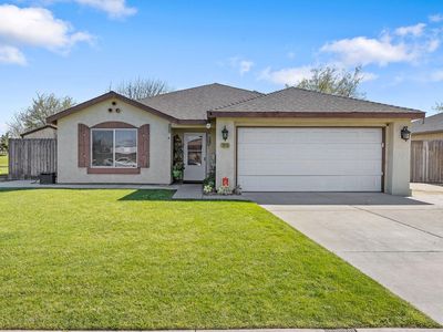 1915 Valley Springs Avenue, Hanford, CA, 93230