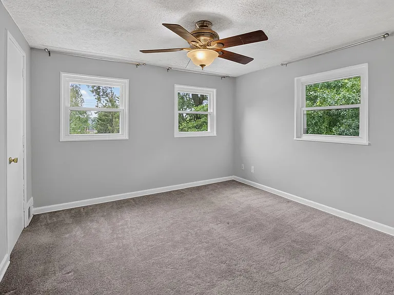 23 Underwood Pl — Photo 10