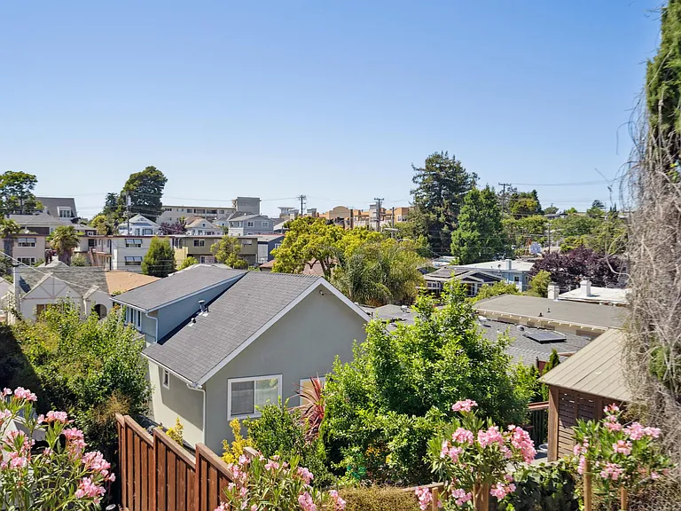 3441 Laguna Ave #2 — Photo 49