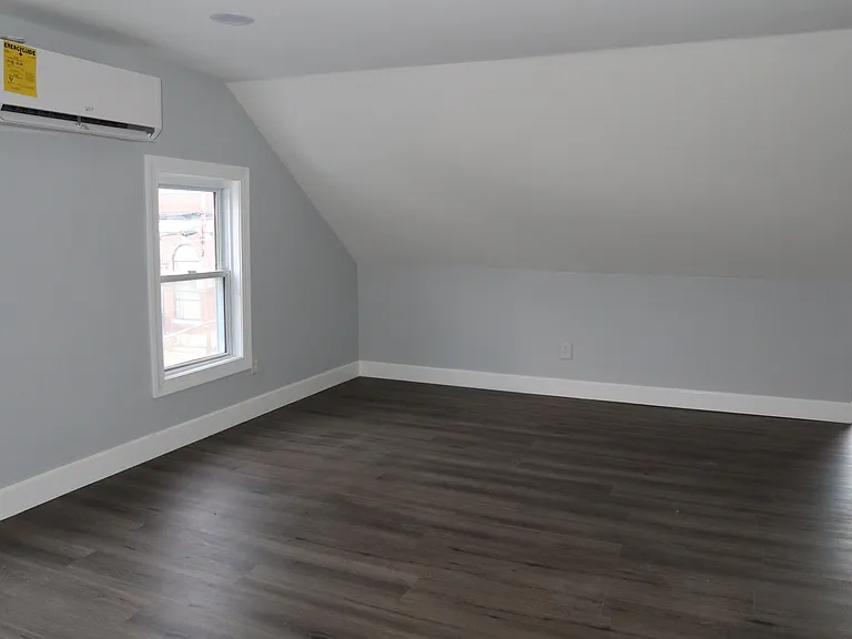 61 E Phillips St #B — Photo 15