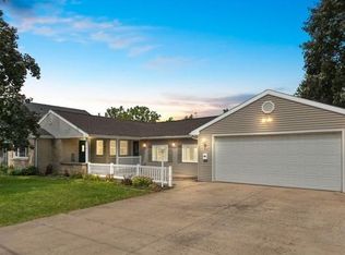 719 E Pearl St, Seymour, WI 54165