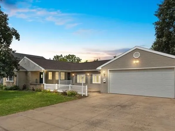 719 E Pearl St, Seymour, WI 54165