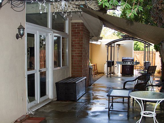 4th image of 7907 Capistrano Ave