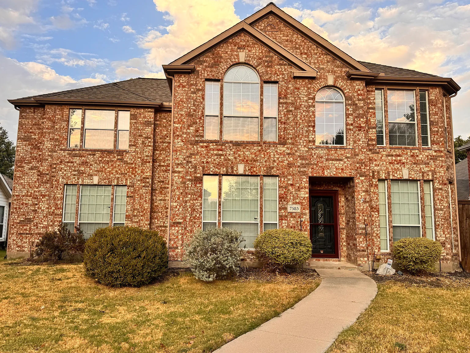 4 bed, 2985 sqft, $2,995 — Photo 1