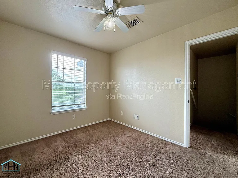 5807 Golf Bnd #2 — Photo 10