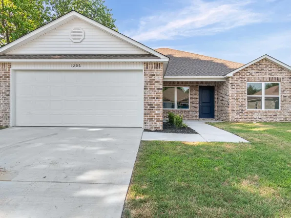 1206 Manor Oaks Blvd, Searcy, AR 72143