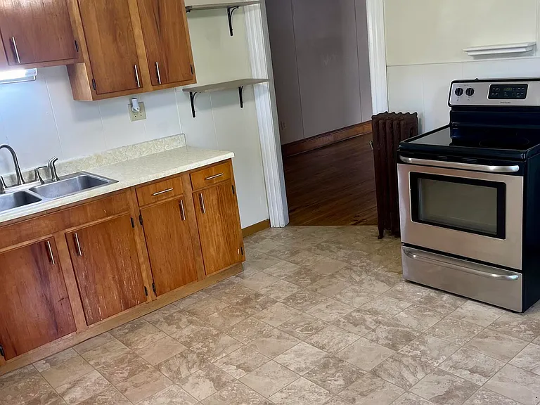 625 Pleasant Ave #2 — Photo 1
