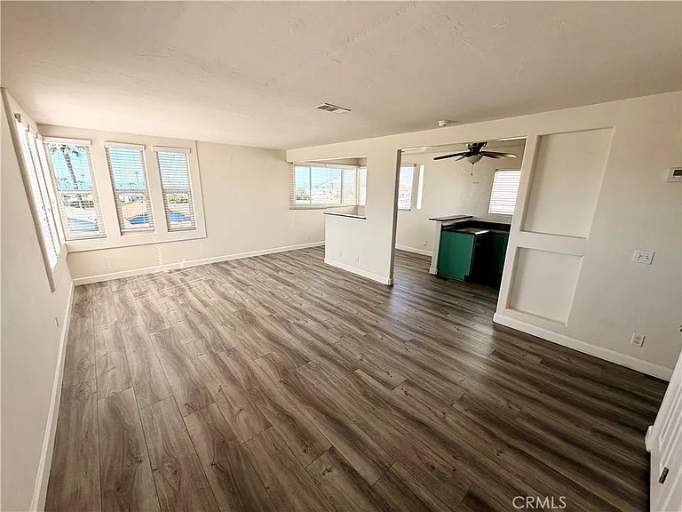 2613 Calle Del Comercio #B — Photo 1