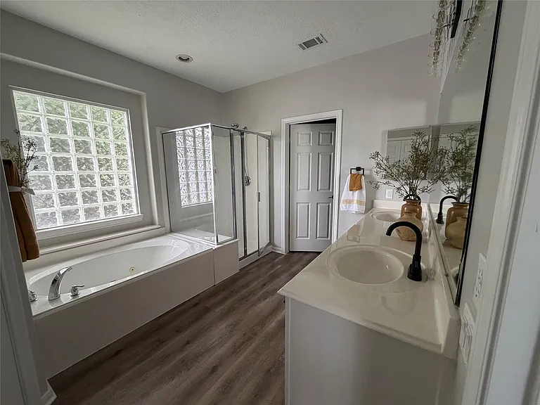 14 Dardenelle Ct — Photo 8