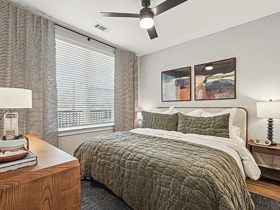 4th image of 719 Gesco St #308