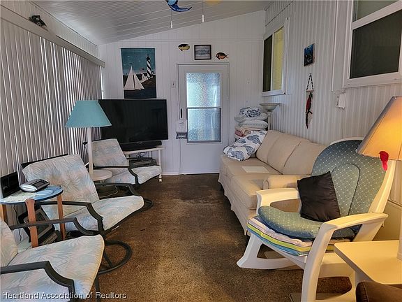 3rd image of 28 Victoria Ln