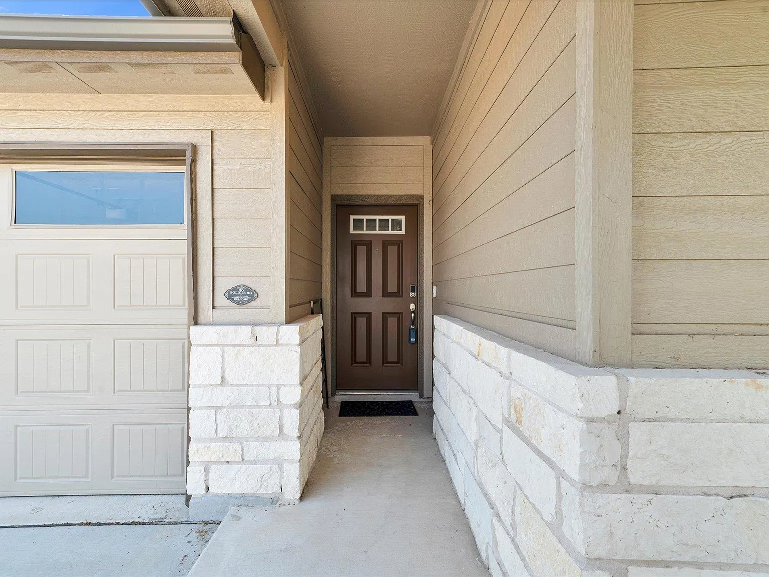 4 bed, 3.0 bath, 1993 sqft, $2,425 — Photo 3