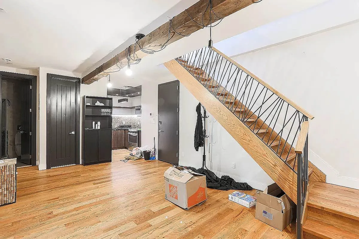 Building Photo - 693 Chauncey St #4A