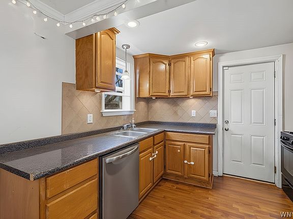 4th image of 955 Beach Rd