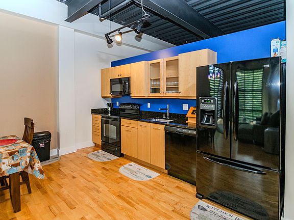 3rd image of 350 E Short St #309