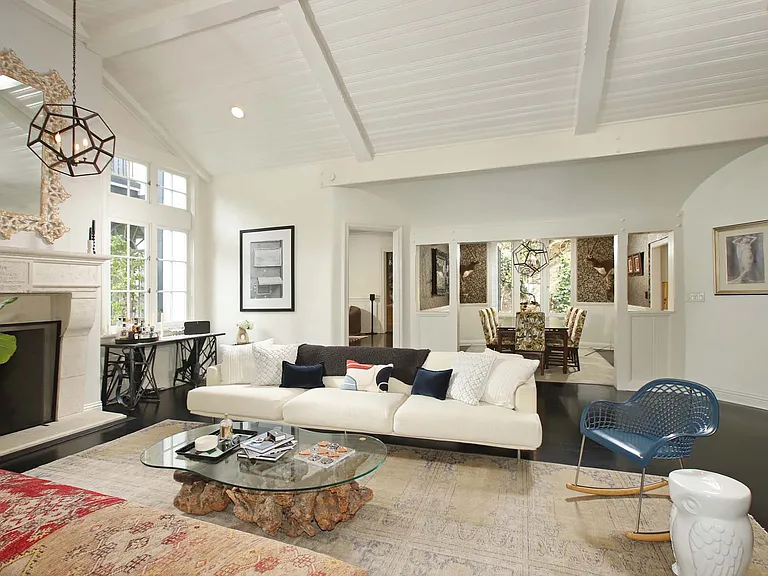 2050 Laurel Canyon Blvd — Photo 3
