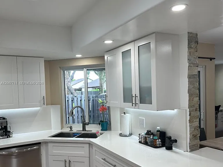 4810 SW 152nd Pl #H-87 — Photo 5