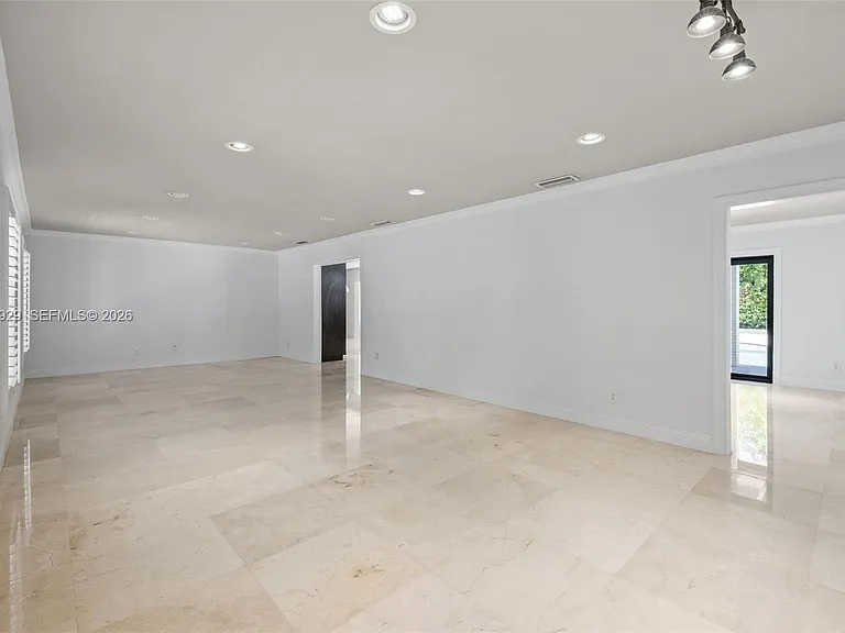 15221 SW 82nd Ave — Photo 12