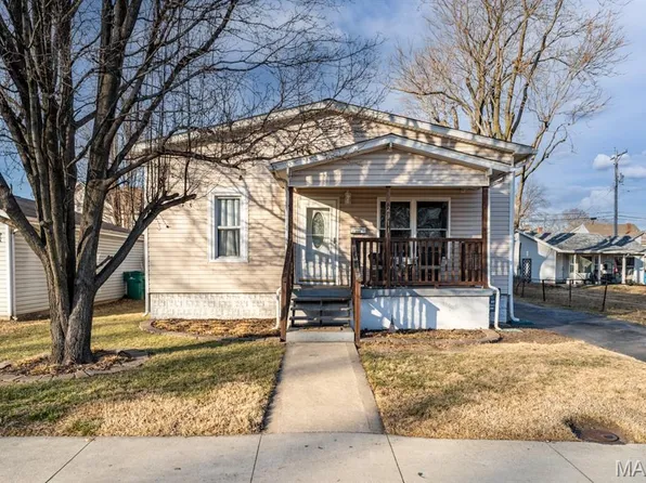 2311 E 25th St, Granite City, IL 62040