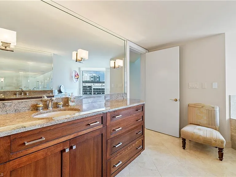 4021 Gulf Shore Blvd N #1804 — Photo 33