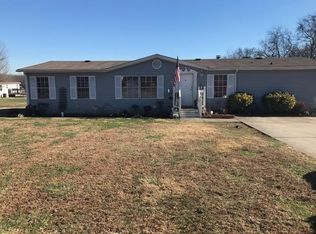 121 Southpark Cir, Gallatin, TN 37066
