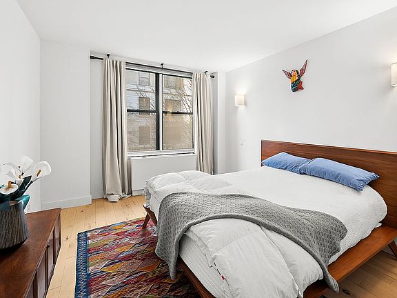 4th image of 2250 Broadway APT 3E