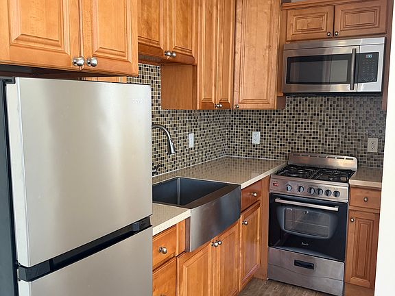 2nd image of 424 W Gage Ave #426-1/4