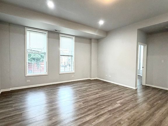 2nd image of 2899 S Archer Ave Unit 2F