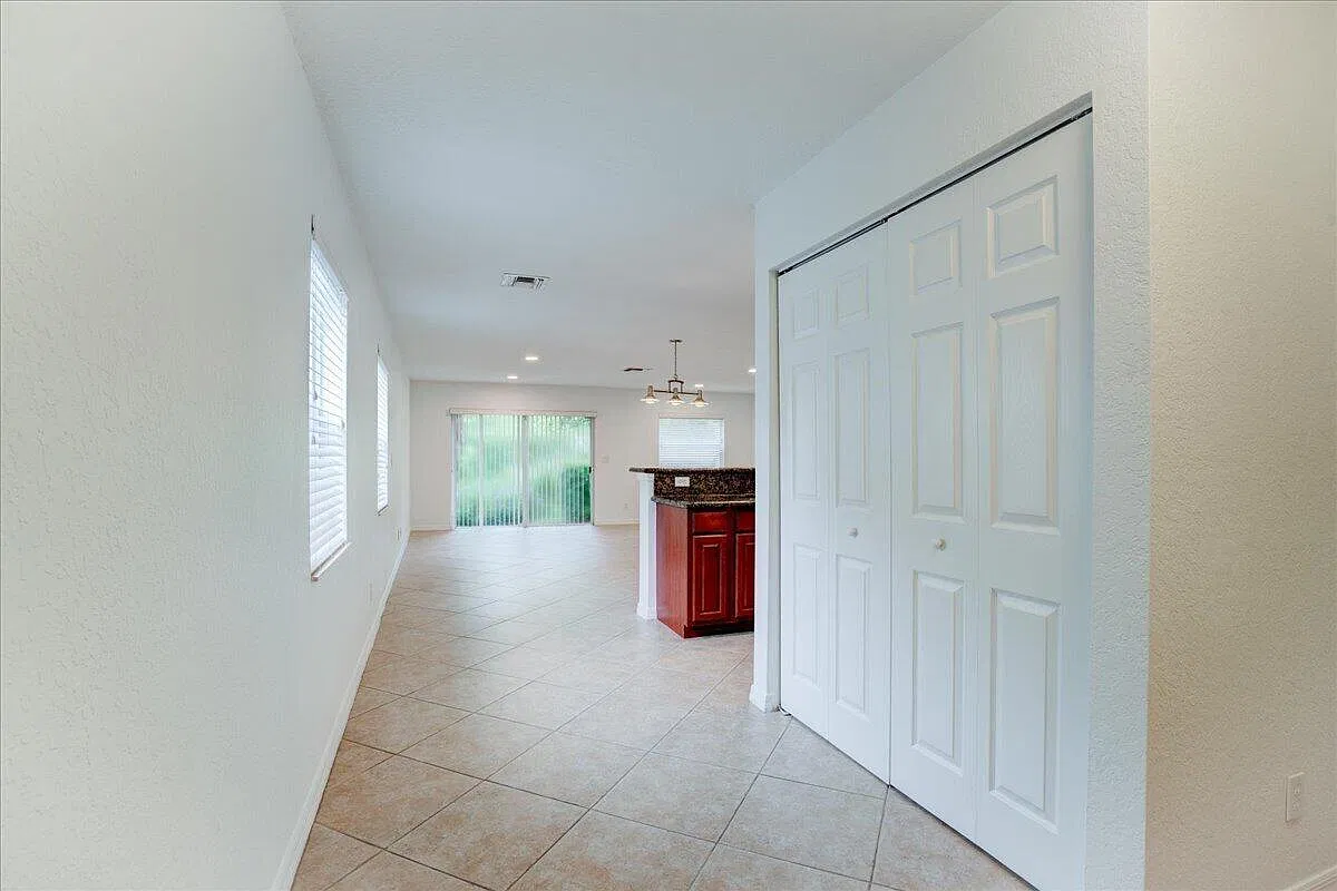 3 bed, 2.5 bath, 1445 sqft, $3,300 — Photo 4